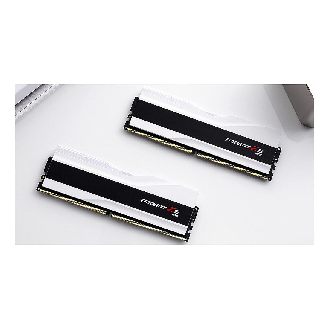 G.Skill Trident Z 32GB DDR5-6400 DIMM (F5-6400J3039G16GX2-TZ5RW)